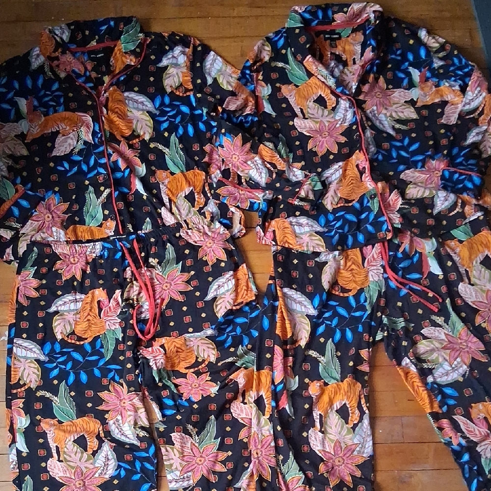 2 Sets! Room Service Size XXL Tiger Floral Pajama Sets
